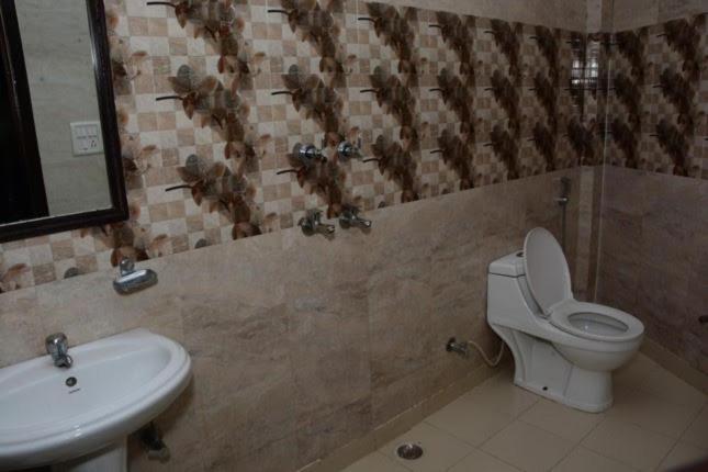 Krazy Hotel Haldwāni Zewnętrze zdjęcie